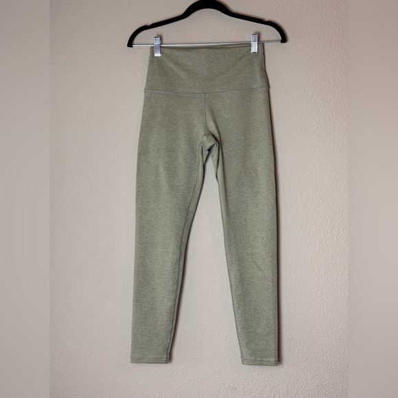 LIKE NEW GREEN FLEO EL TORO LEGGING 25" HIGH RISE MEDIUM - Picture 2 of 4